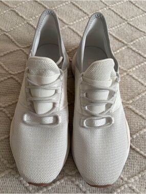 New Balance All-Cream Knit Sneaker